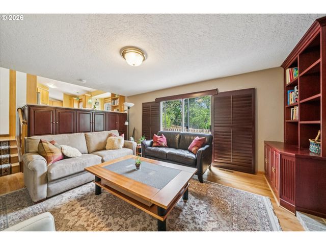 1333 10TH St, West Linn, OR 97068