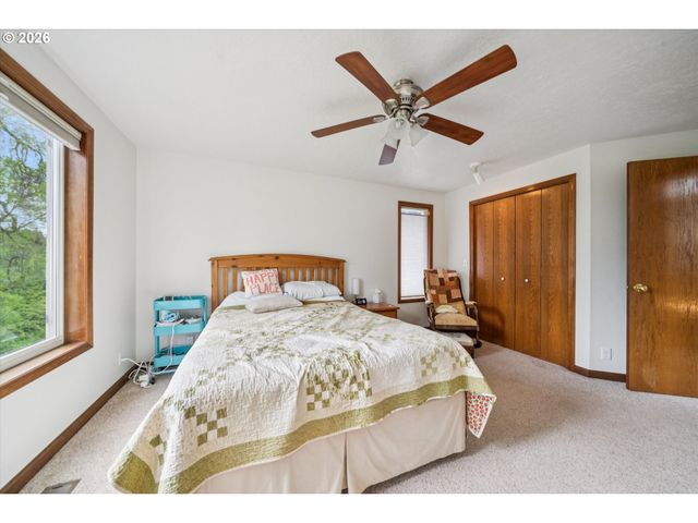 1333 10TH St, West Linn, OR 97068