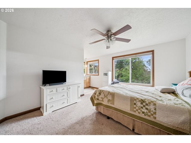 1333 10TH St, West Linn, OR 97068