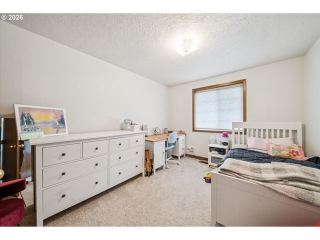 1333 10TH St, West Linn, OR 97068