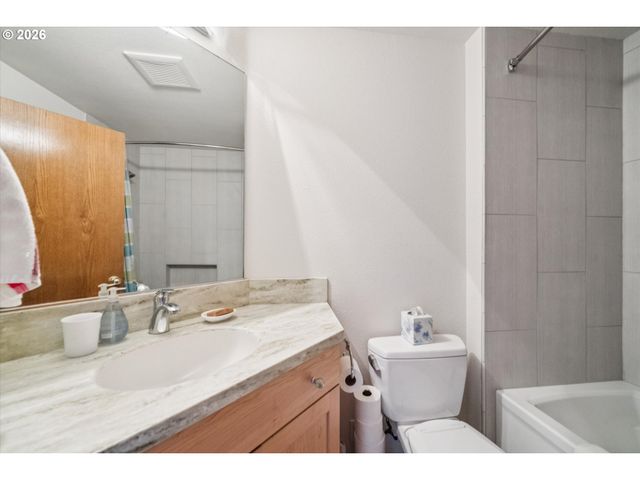 1333 10TH St, West Linn, OR 97068