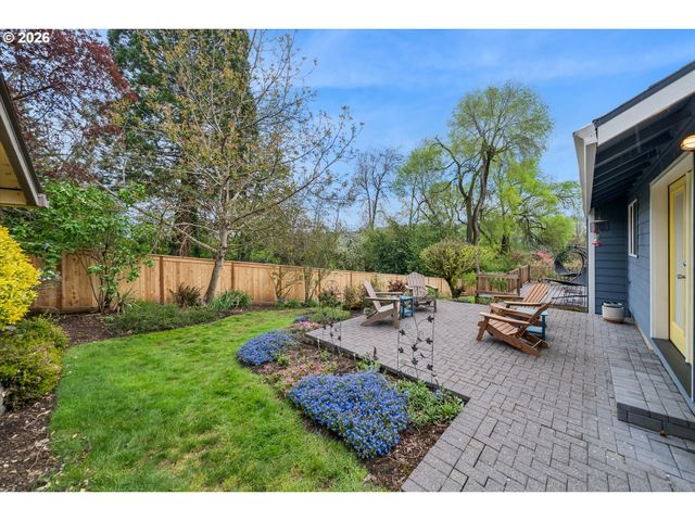 1333 10TH St, West Linn, OR 97068