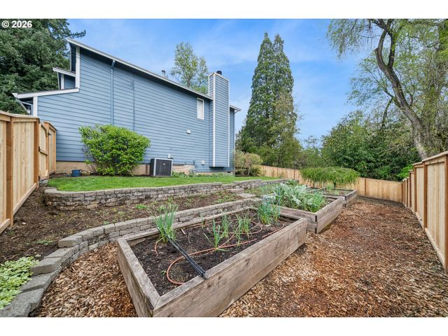 1333 10TH St, West Linn, OR 97068