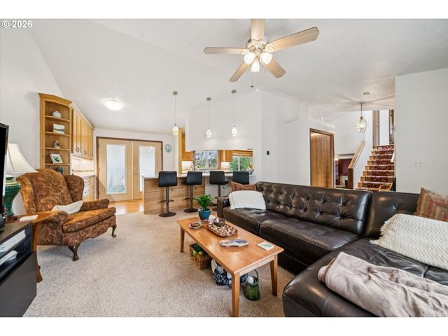 1333 10TH St, West Linn, OR 97068