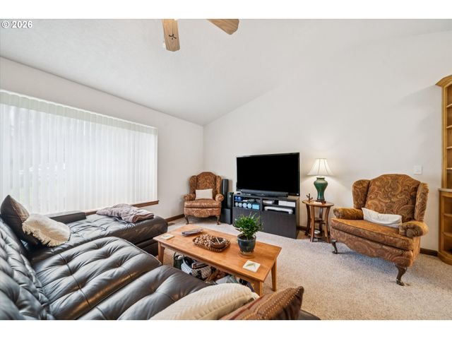 1333 10TH St, West Linn, OR 97068