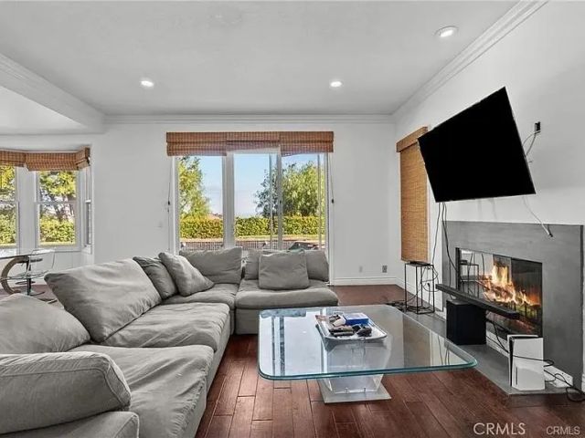 3450 Malaga Court, Calabasas, CA 91302