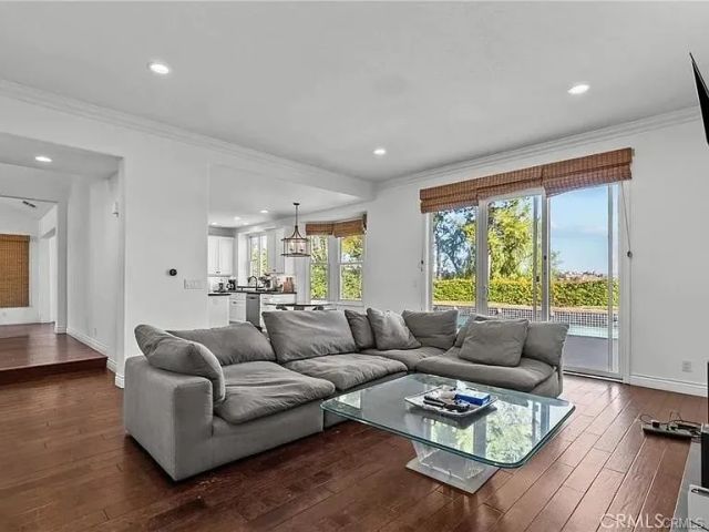 3450 Malaga Court, Calabasas, CA 91302