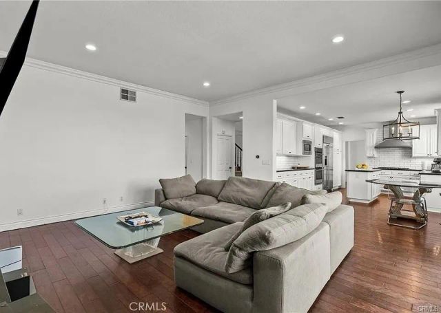 3450 Malaga Court, Calabasas, CA 91302
