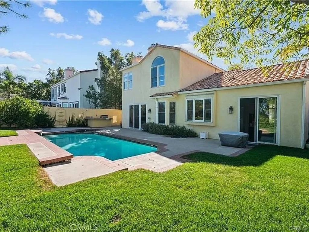 3450 Malaga Court, Calabasas, CA 91302