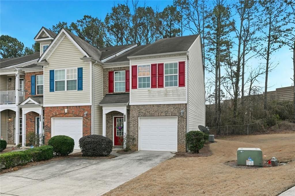 Image 2 of property listing at 2851 Snapfinger Manor, Decatur, GA 30035