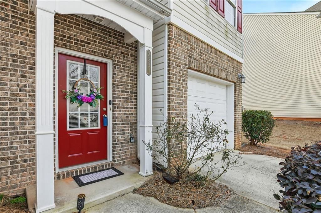 Image 3 of property listing at 2851 Snapfinger Manor, Decatur, GA 30035