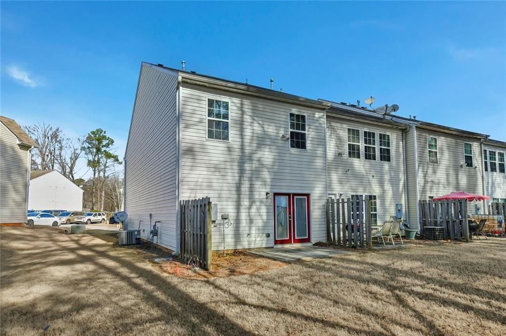 Image 5 of property listing at 2851 Snapfinger Manor, Decatur, GA 30035