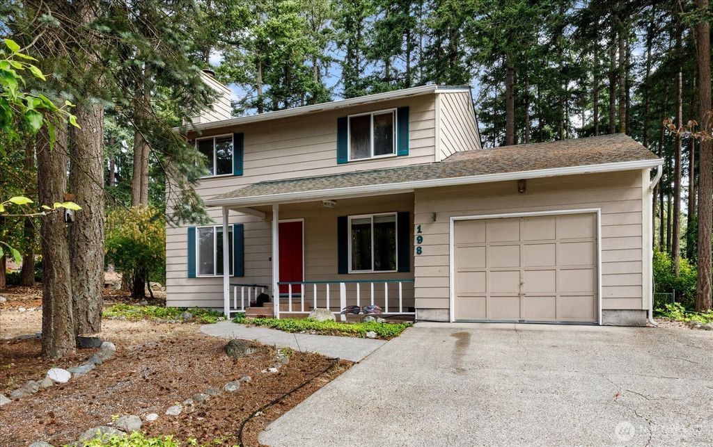 198 NW Columbia Drive, Oak Harbor, WA 98277