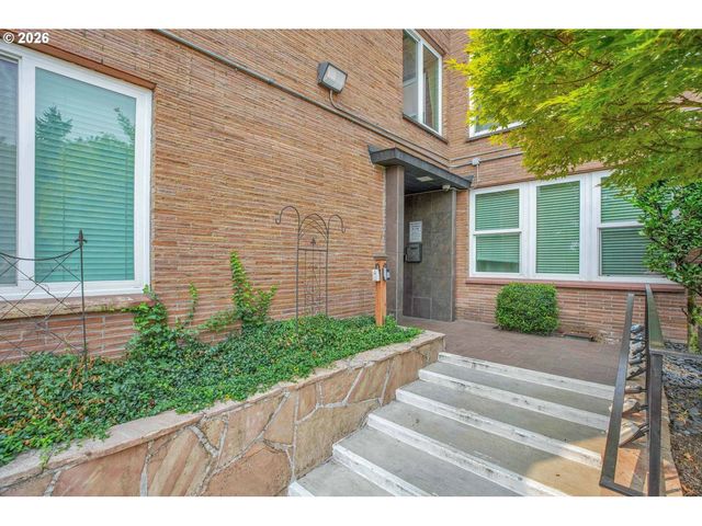 1205 Sw CARDINELL Dr 706, Portland, OR 97201