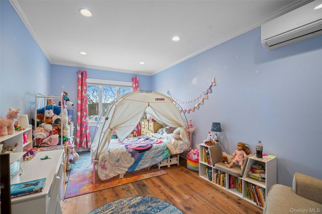 58-12 77th Place, Middle Village, NY 11379