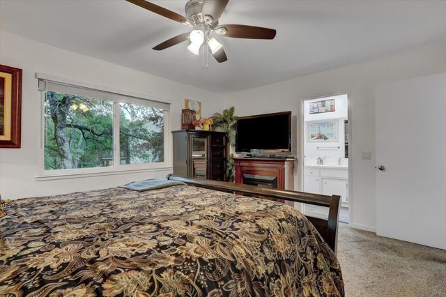 17730 Minnow Way, Penn Valley, CA 95946