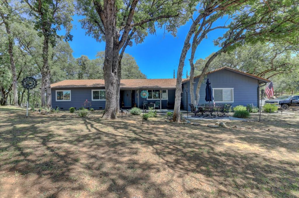 17730 Minnow Way, Penn Valley, CA 95946