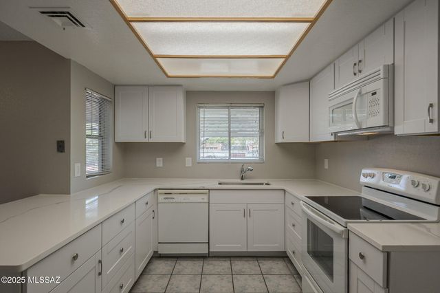 653 N Avenida Tortuga, Green Valley, AZ 85614