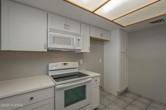 653 N Avenida Tortuga, Green Valley, AZ 85614