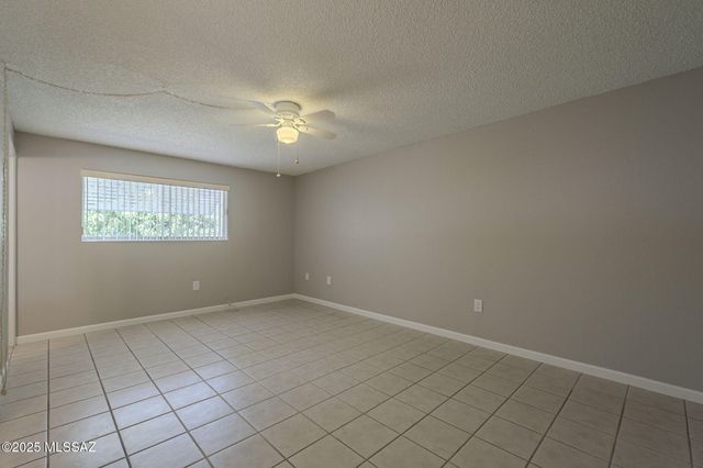 653 N Avenida Tortuga, Green Valley, AZ 85614