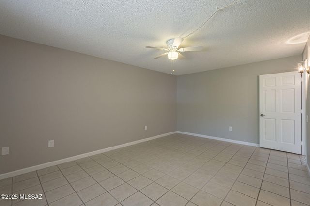 653 N Avenida Tortuga, Green Valley, AZ 85614