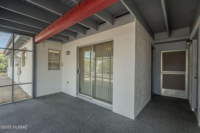 653 N Avenida Tortuga, Green Valley, AZ 85614