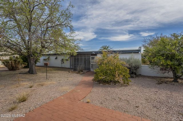 653 N Avenida Tortuga, Green Valley, AZ 85614