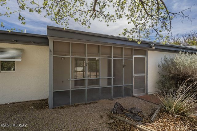 653 N Avenida Tortuga, Green Valley, AZ 85614