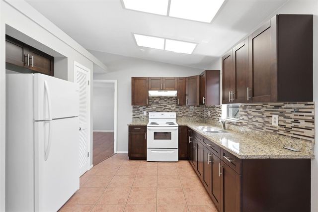 5364 DELTONA BOULEVARD, Spring Hill, FL 34606