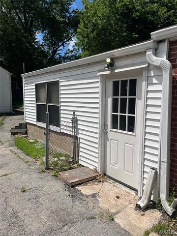 3253 Coles Avenue, St Louis, MO 63114