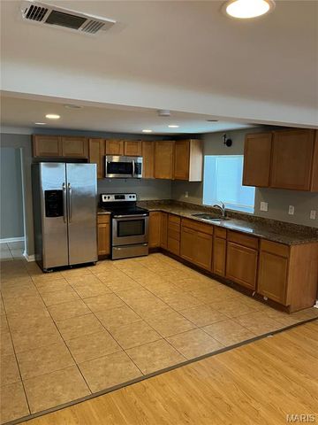 3253 Coles Avenue, St Louis, MO 63114