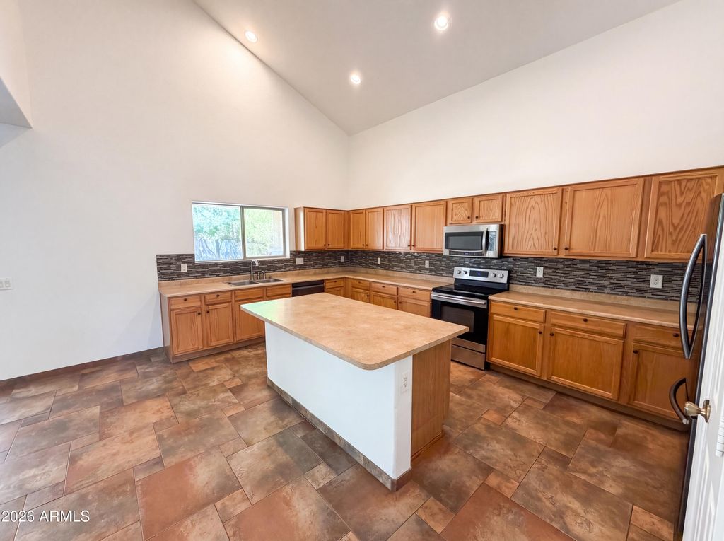 7428 S 15TH Drive, Phoenix, AZ 85041 — photo 2