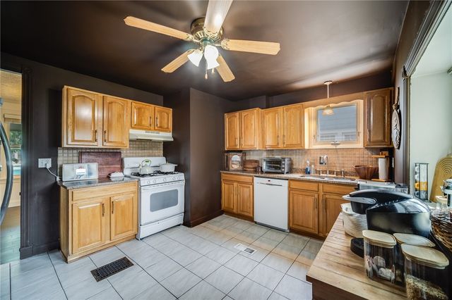 199 Haviland Park, Greece, NY 14616