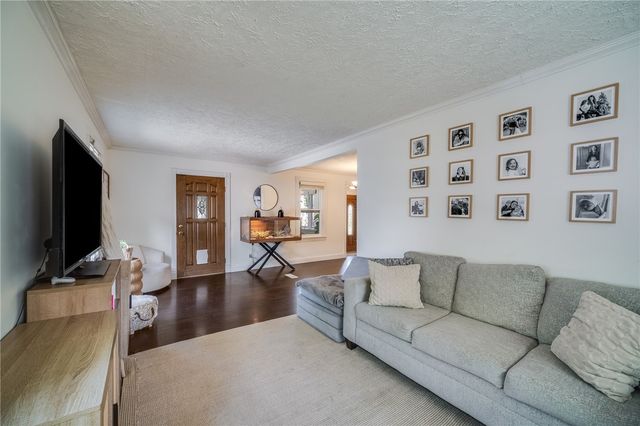 199 Haviland Park, Greece, NY 14616