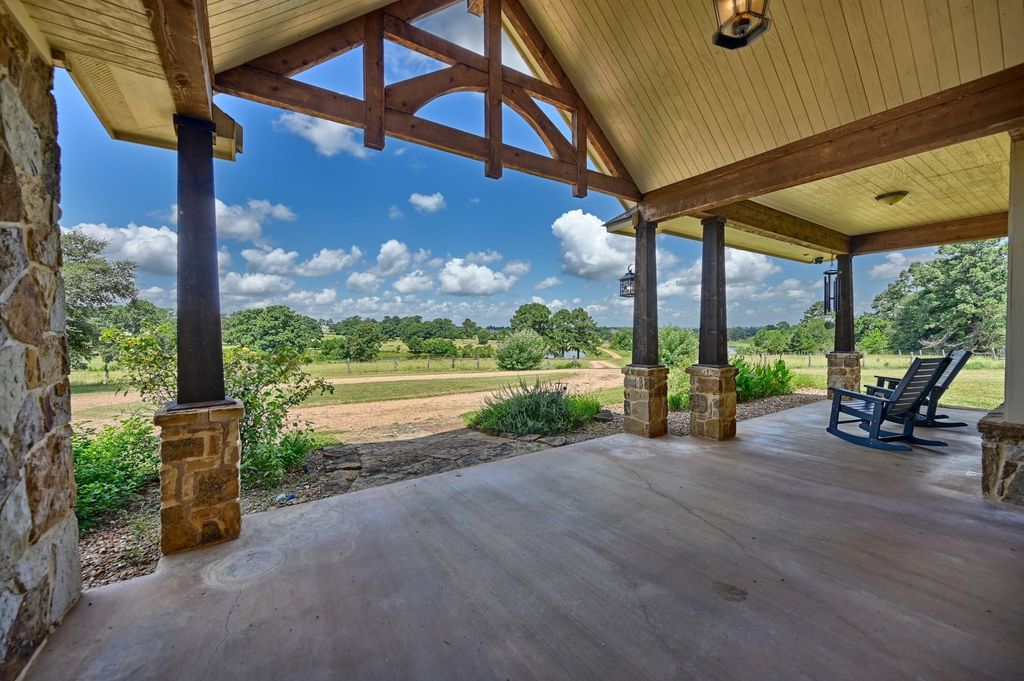 2019 Highway 159 E, Bellville, TX 77418