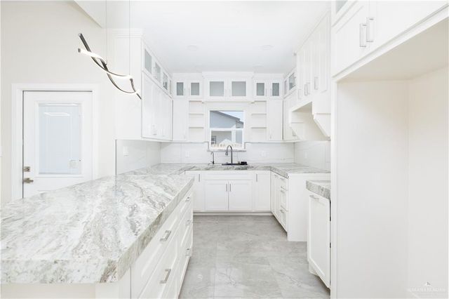 9226 N 25th Lane, Mcallen, TX 78504