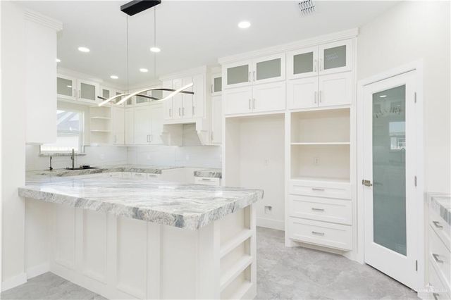 9226 N 25th Lane, Mcallen, TX 78504