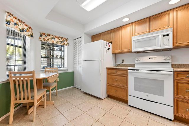 110 PINE HOLLOW DRIVE 110, Englewood, FL 34223