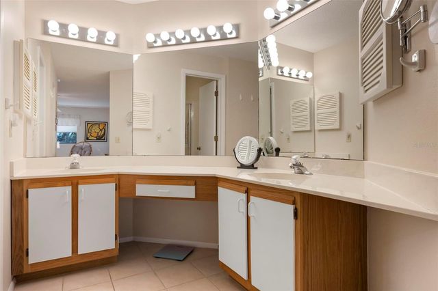 110 PINE HOLLOW DRIVE 110, Englewood, FL 34223