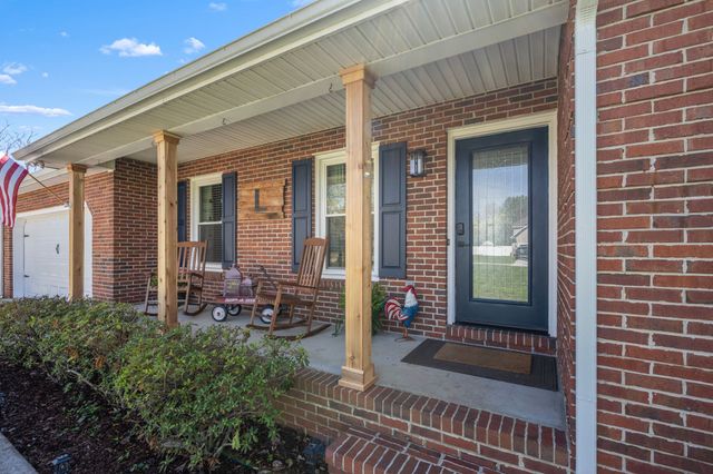 142 Summerset Pl, Estill Springs, TN 37330