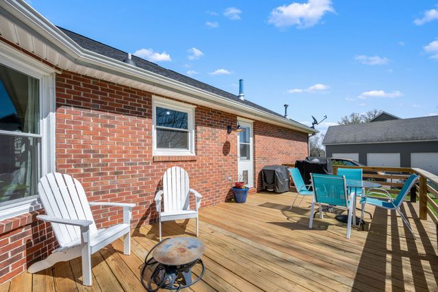 142 Summerset Pl, Estill Springs, TN 37330