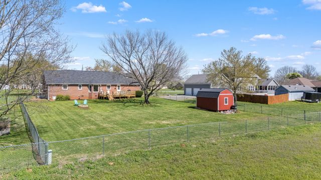 142 Summerset Pl, Estill Springs, TN 37330