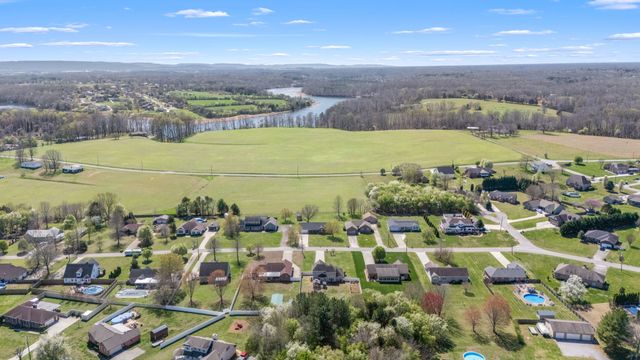 142 Summerset Pl, Estill Springs, TN 37330