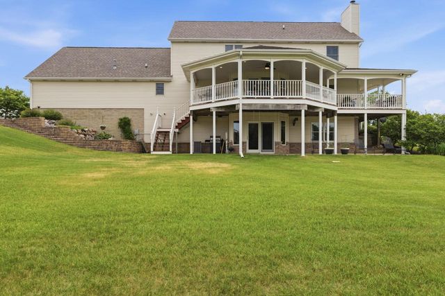 2911 Wildlife LANE, Richfield, WI 53076