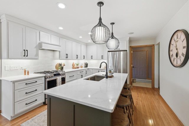 2911 Wildlife LANE, Richfield, WI 53076
