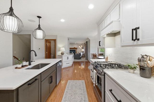 2911 Wildlife LANE, Richfield, WI 53076