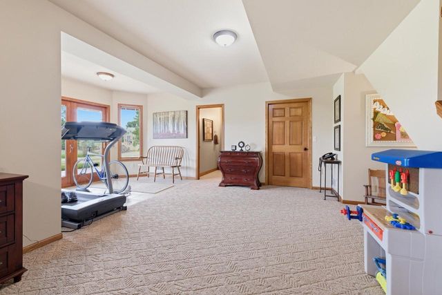 2911 Wildlife LANE, Richfield, WI 53076