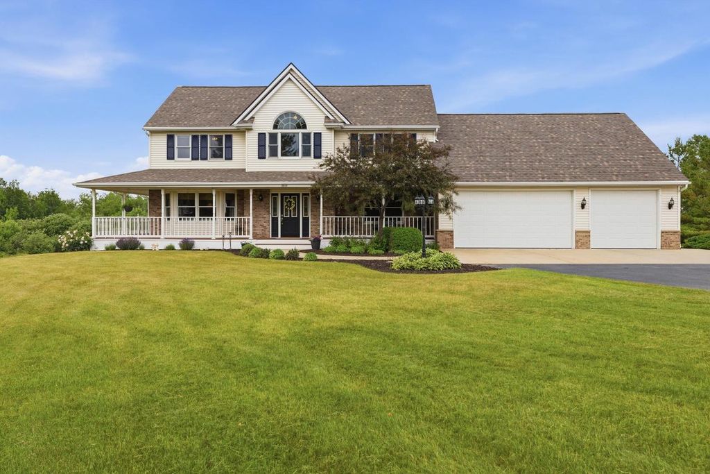 2911 Wildlife LANE, Richfield, WI 53076