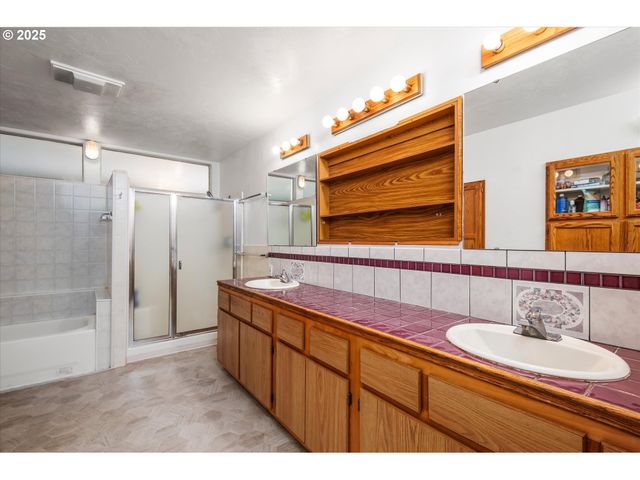 56642 MCKENZIE Hwy, Mc Kenzie Bridge, OR 97413