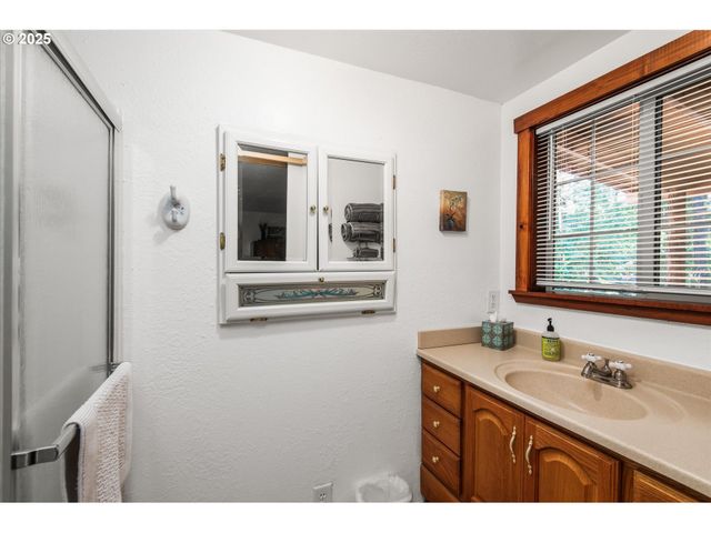 56642 MCKENZIE Hwy, Mc Kenzie Bridge, OR 97413